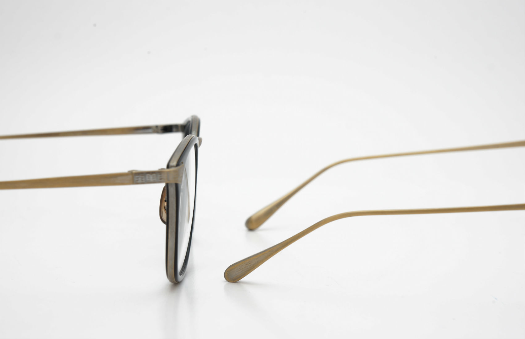 OLIVER PEOPLES Louden