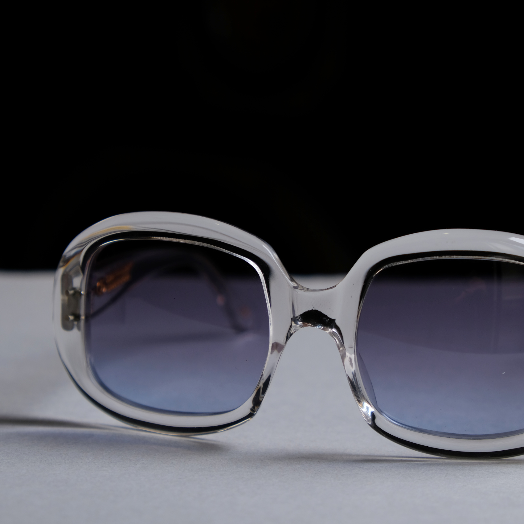 OLIVER GOLDSMITH-MADE IN ENGLAND