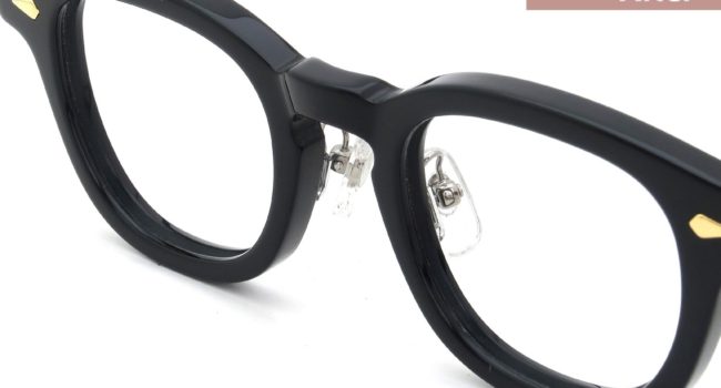 パット加工事例 No.421 JULIUS TART OPTICAL [Gold series] メガネ AR-44-22 Blackに溶着式金属アームシリコンパットの場合