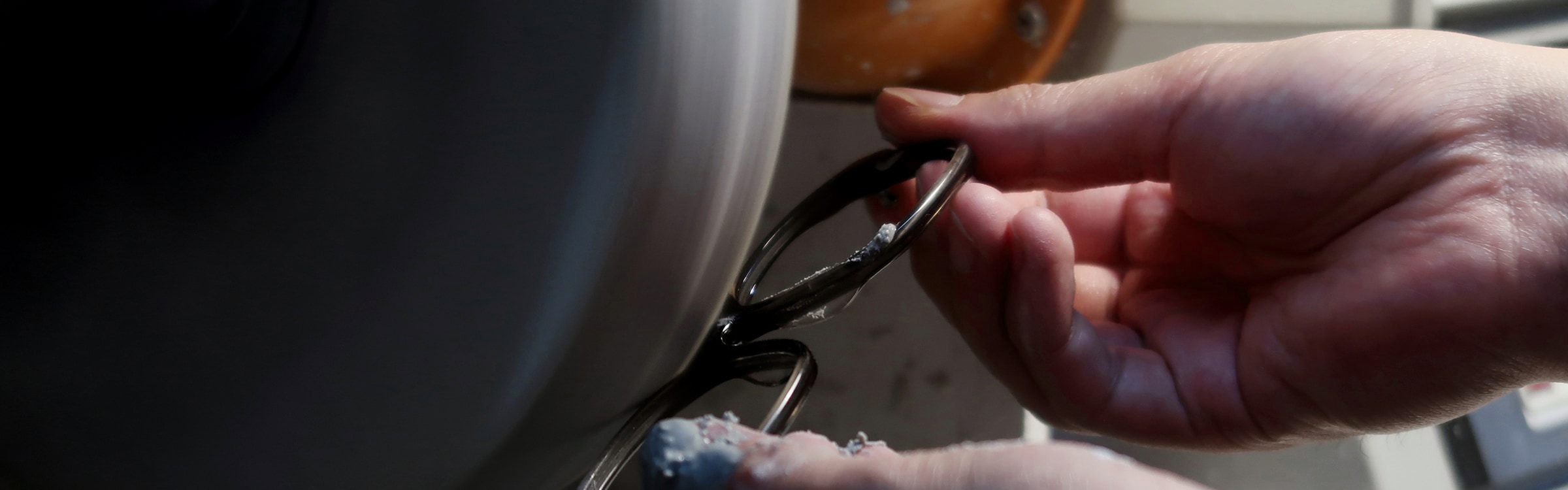 市場 メール便送料無料 ポリッシングクリーム 鯖江の眼鏡修理再生工房推奨 セルワックス セルロイド アセテートフレーム用のメンテナンスワックス